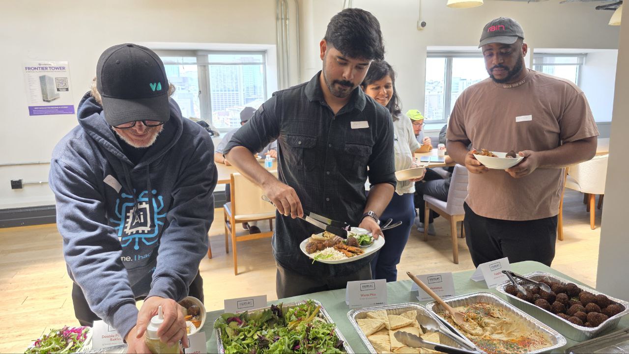 Serving delicious meals